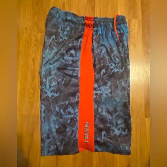 And1 Men’s Shorts- Small - Picture 1 of 3
